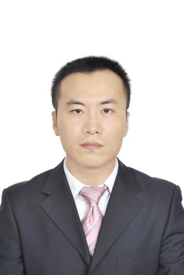 张堃